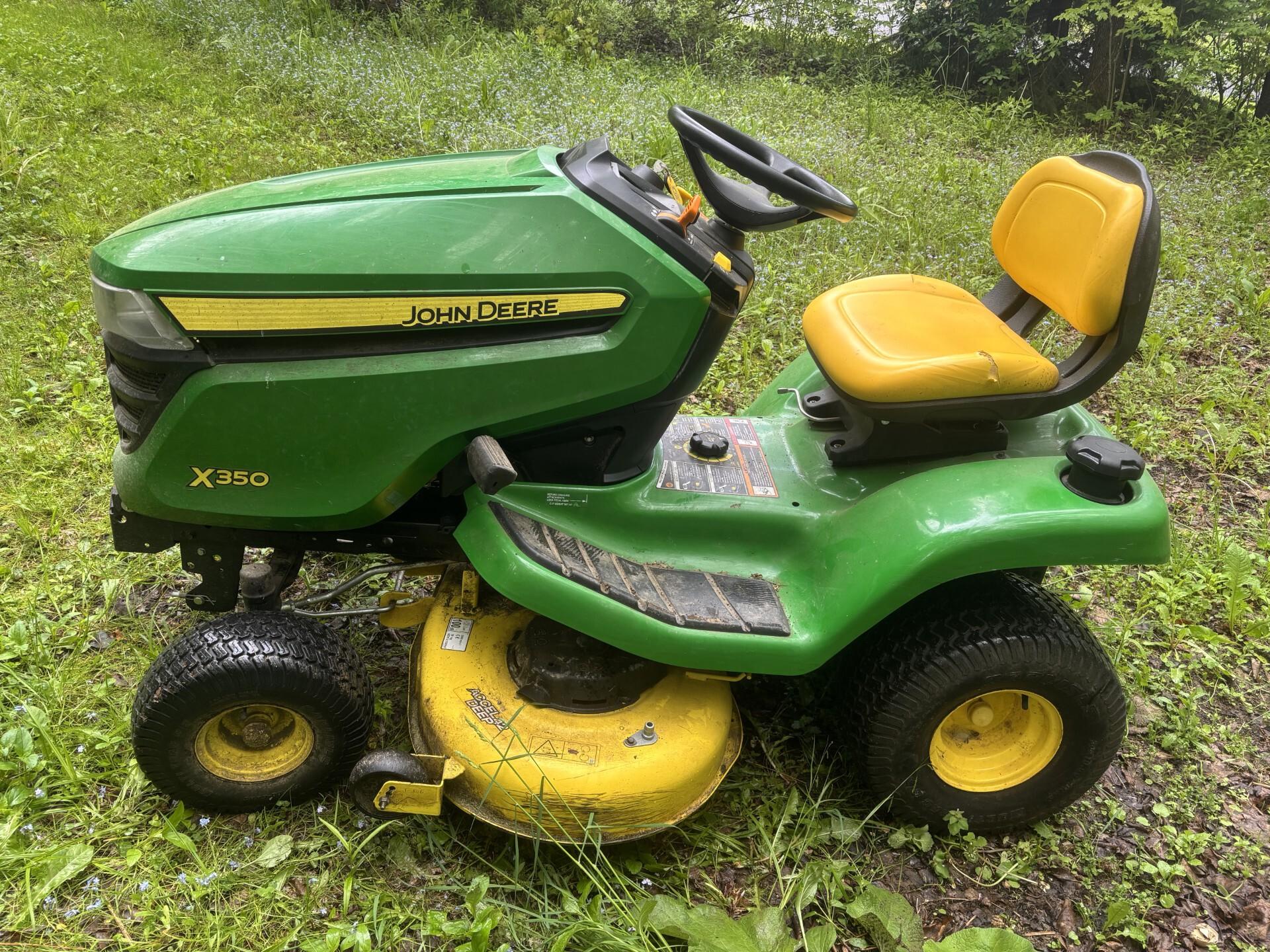 2016 John Deere X350 Image