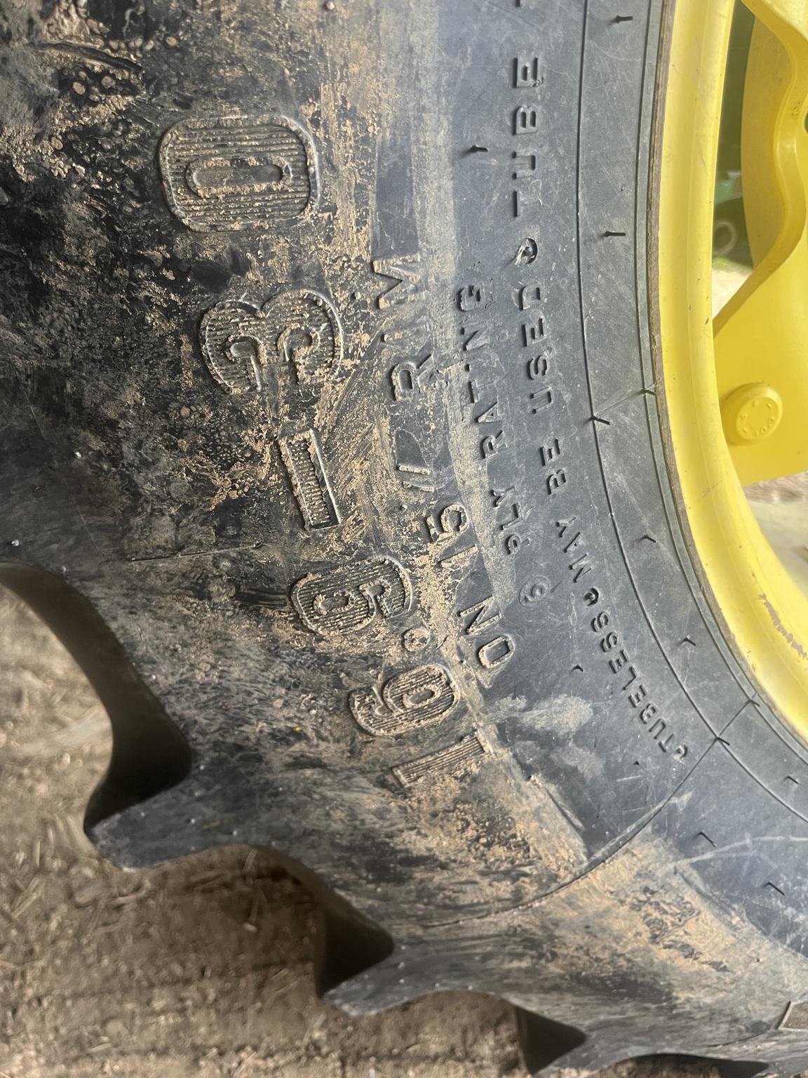 1990 John Deere 2355 Image