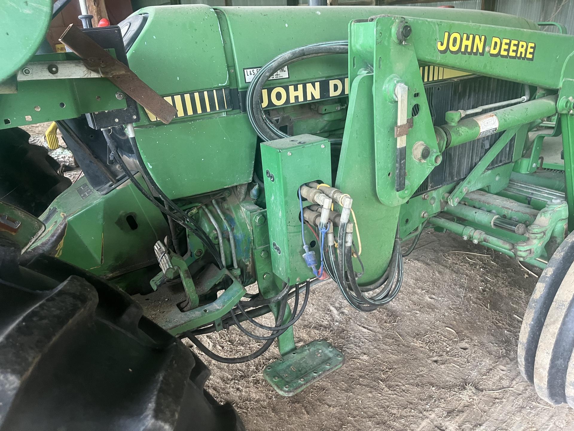 1990 John Deere 2355 Image