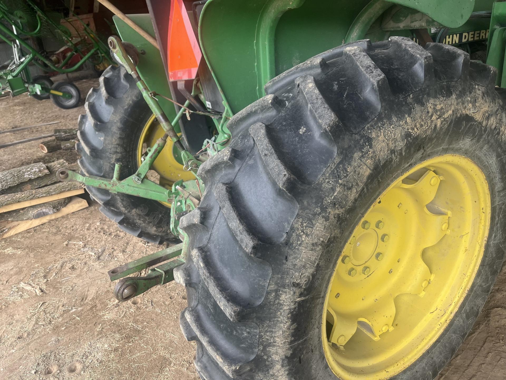 1990 John Deere 2355 Image
