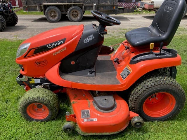 2023 Kubota GR2120 Image