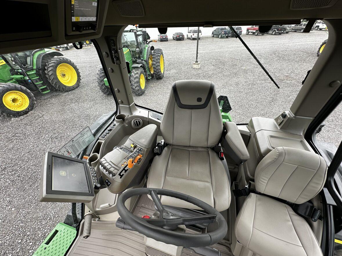 2023 John Deere 8RX 370 Image