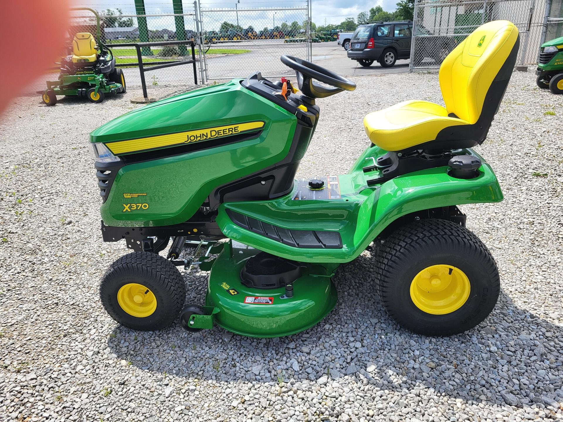 2025 John Deere X370 Image