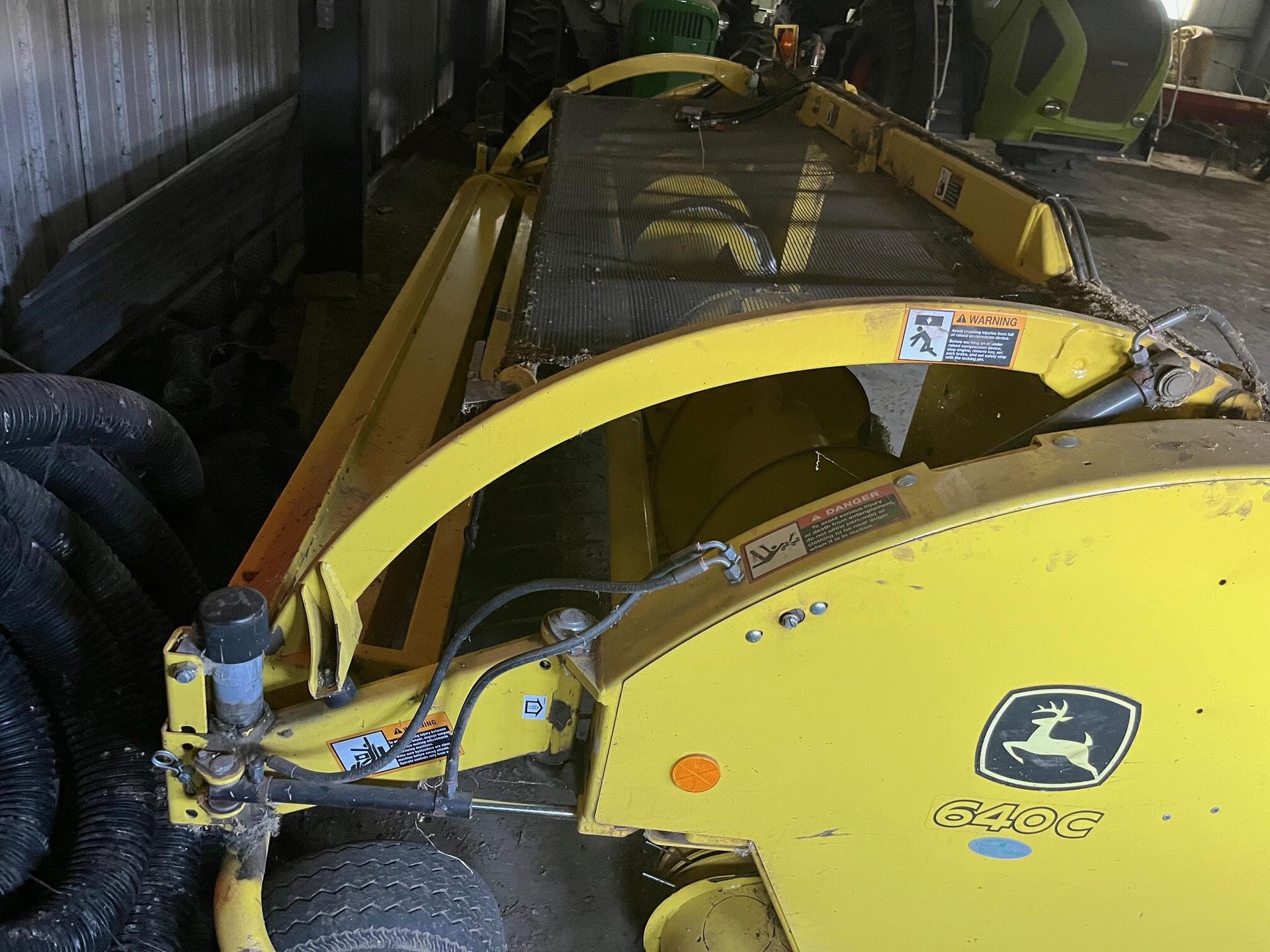 2012 John Deere 640C Image