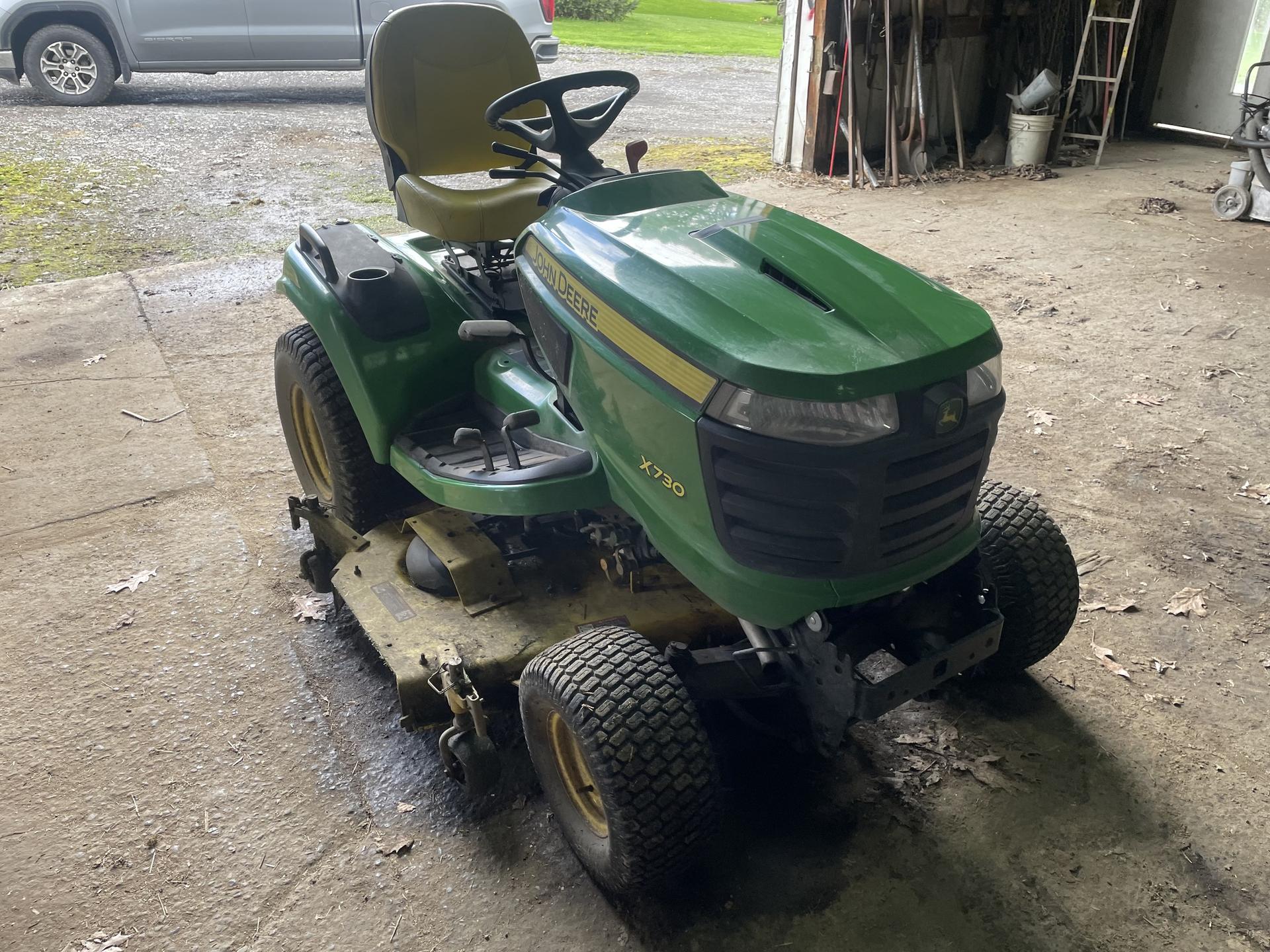2016 John Deere X730 Image