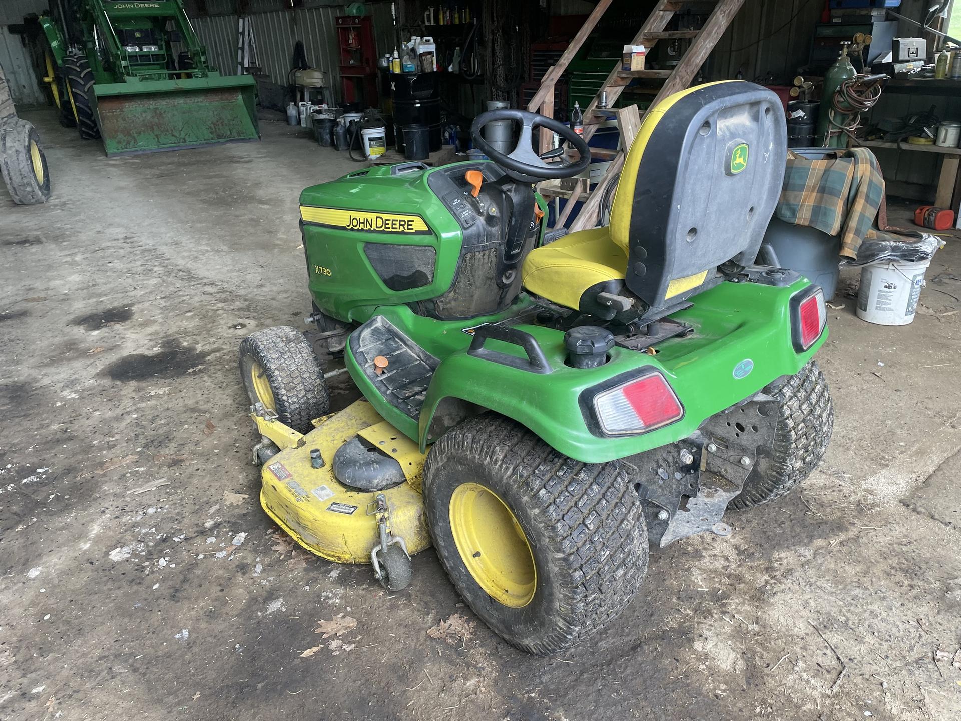 2016 John Deere X730 Image