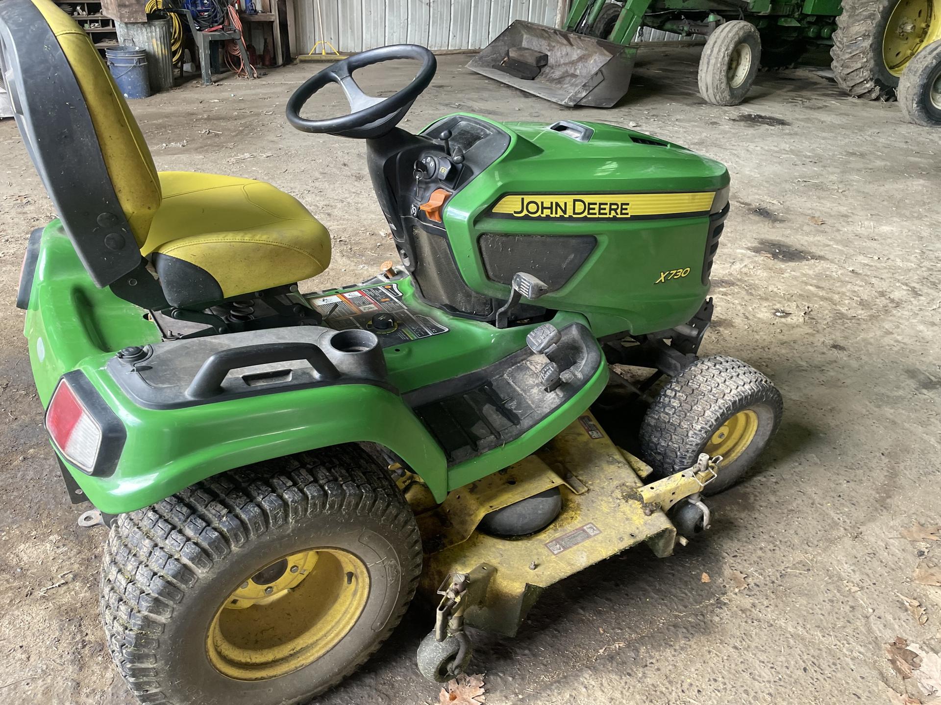 2016 John Deere X730 Image