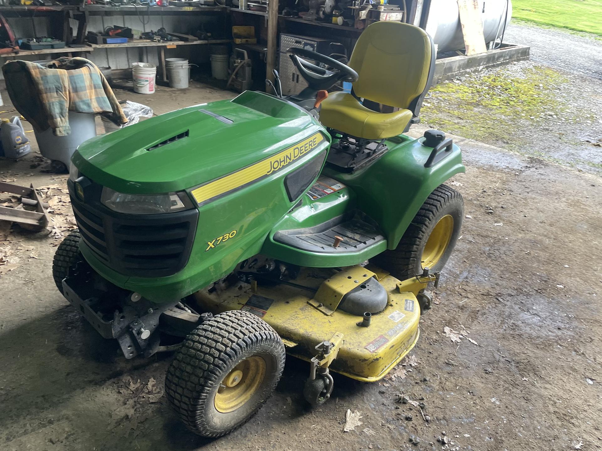 2016 John Deere X730 Image