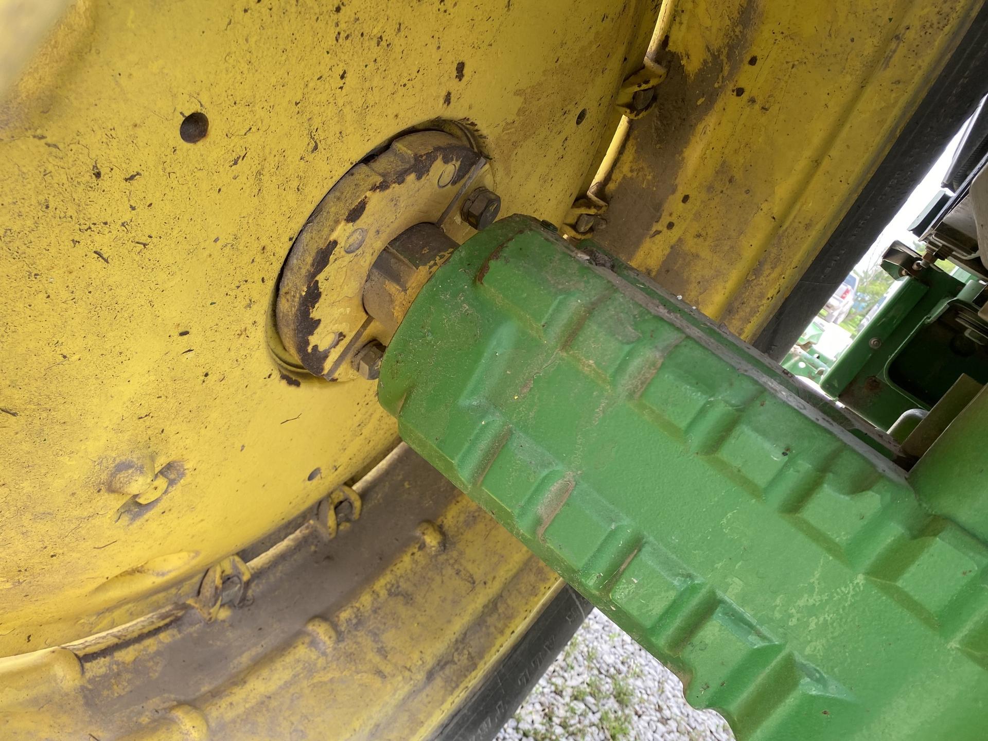 1985 John Deere 4050 Image