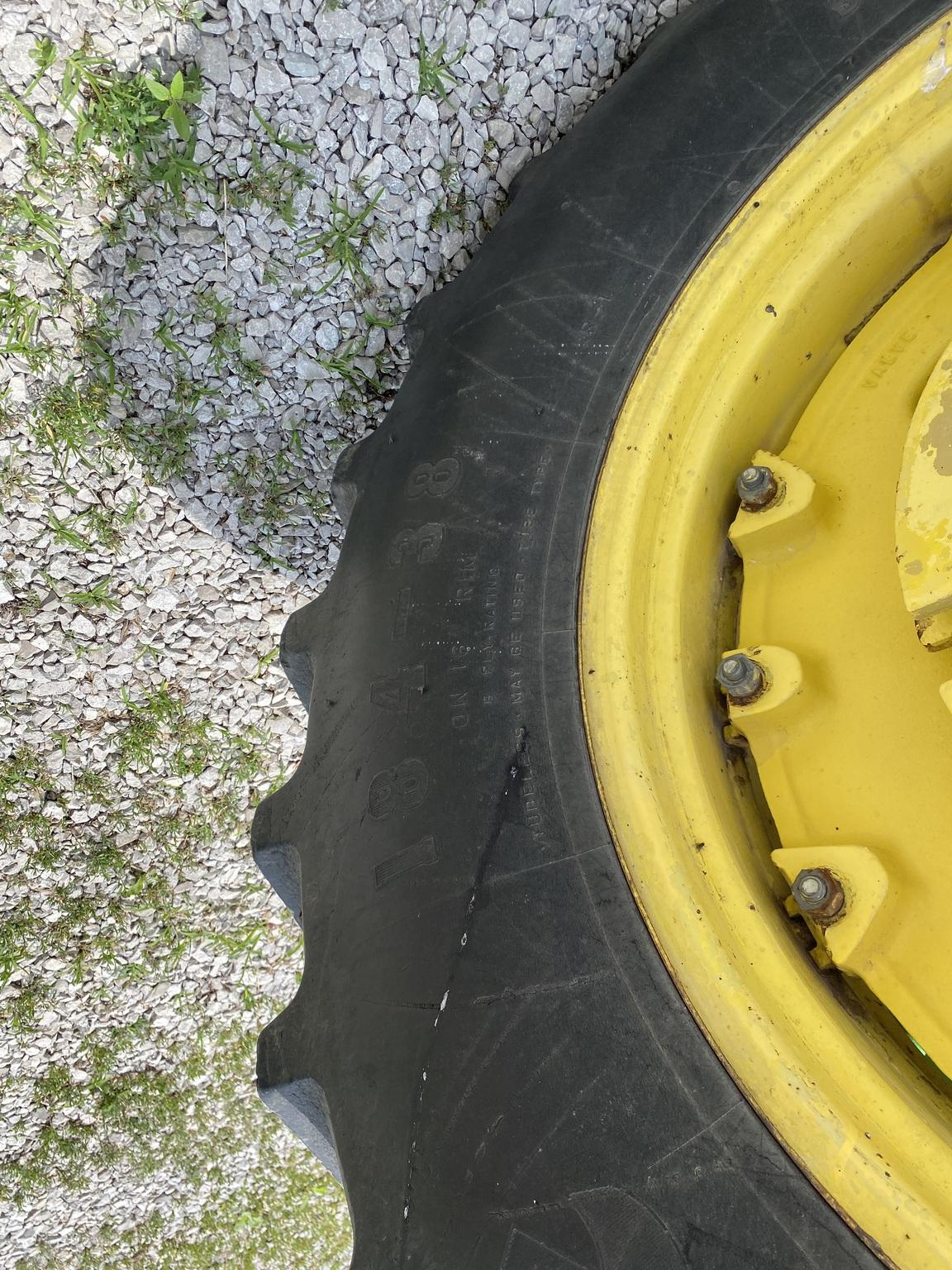 1985 John Deere 4050 Image