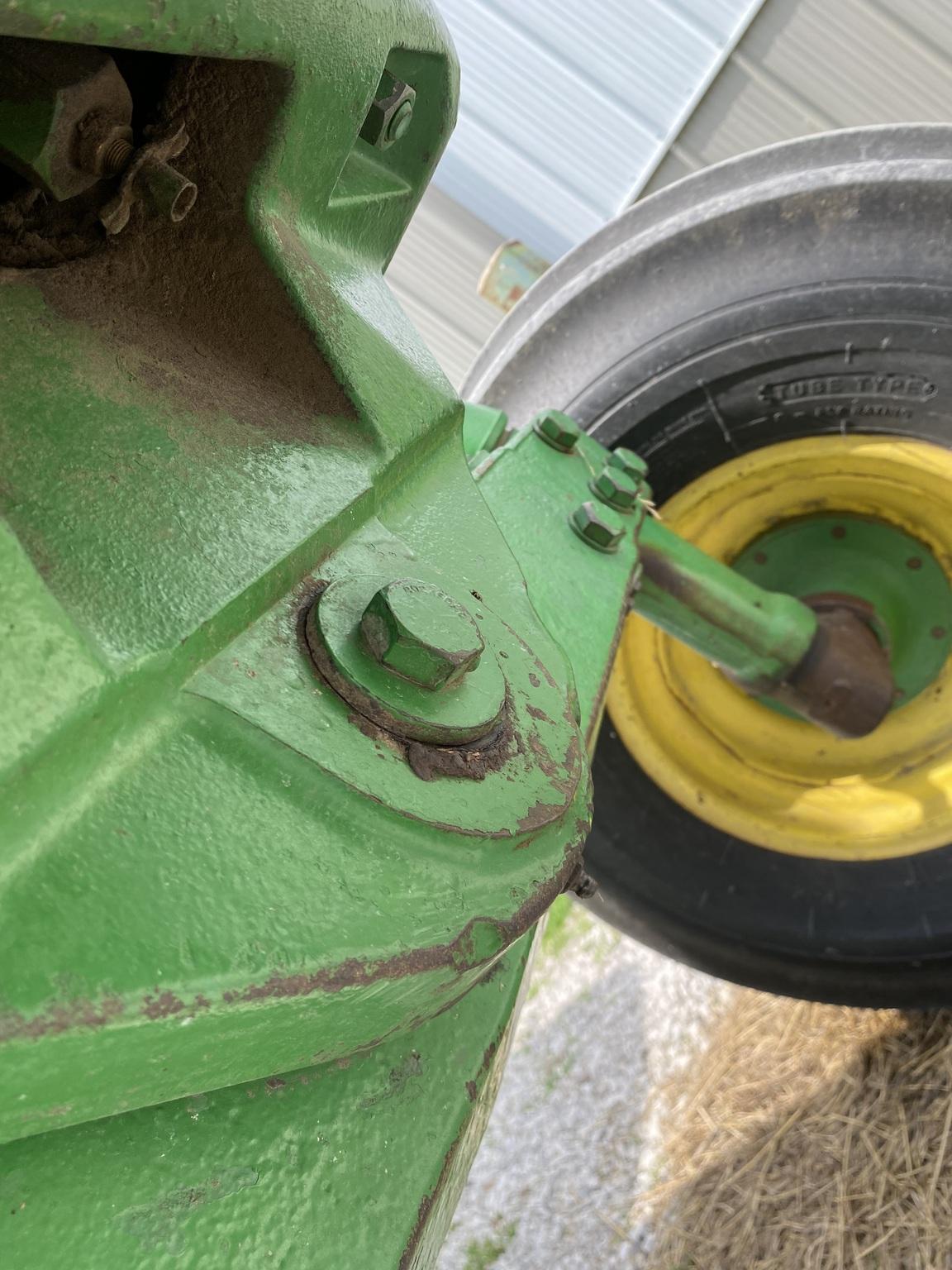 1985 John Deere 4050 Image