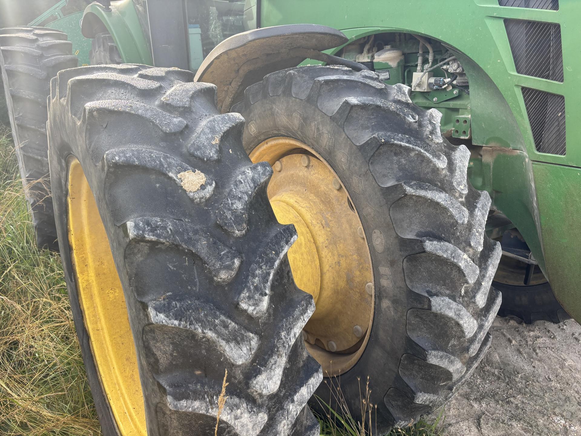 2007 John Deere 8130 Image