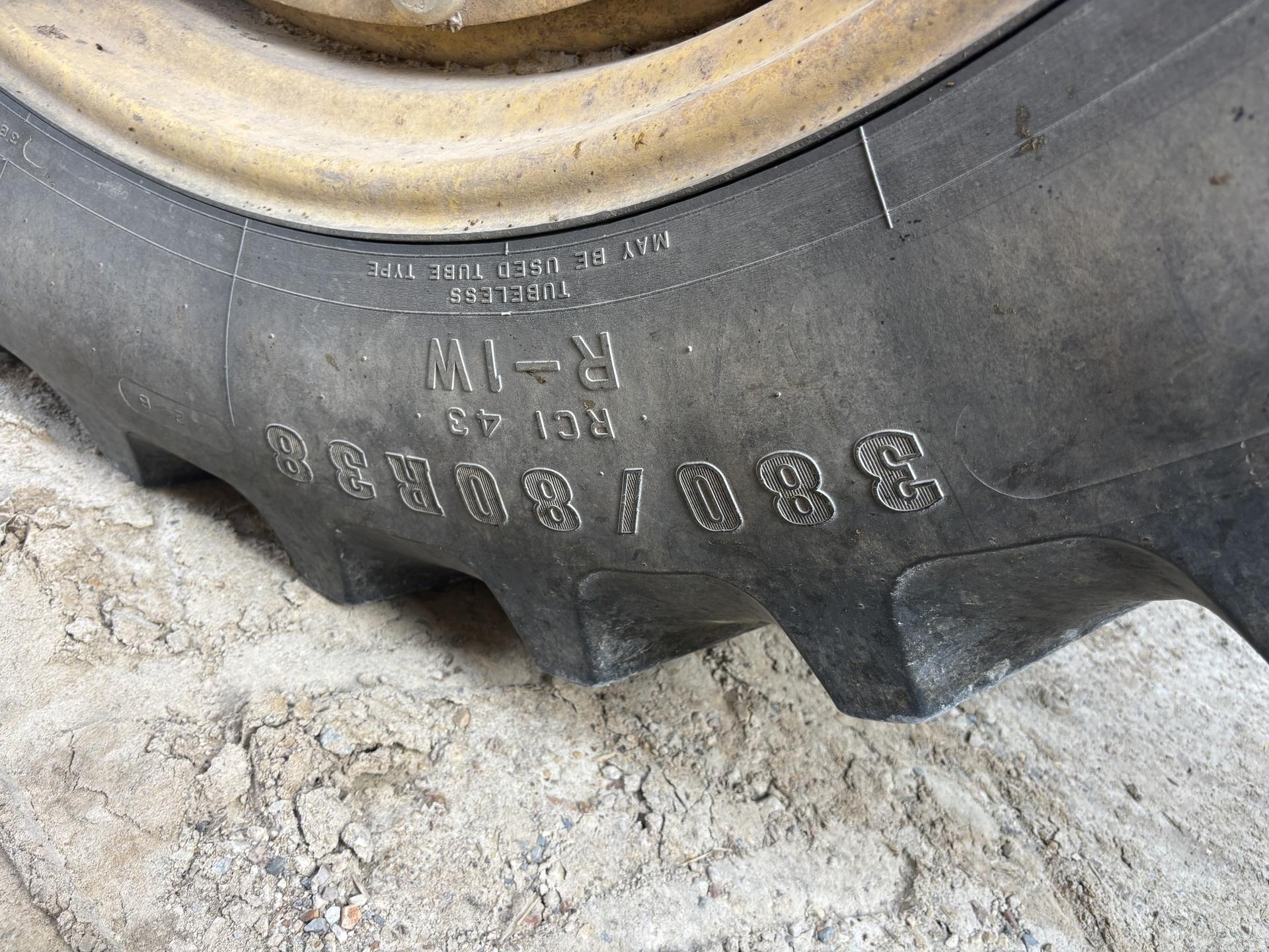 2007 John Deere 8130 Image