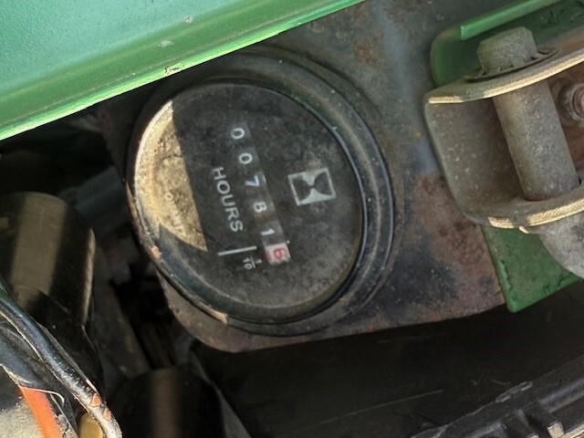 1990 John Deere 322 Image