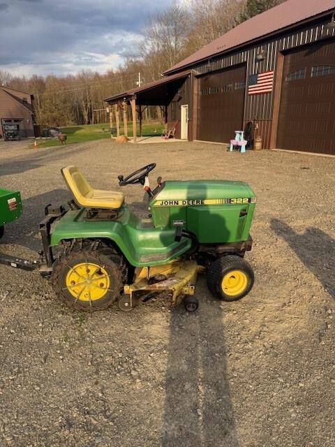 1990 John Deere 322 Image