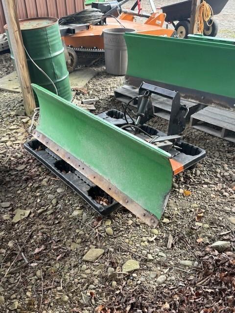 1990 John Deere 322 Image