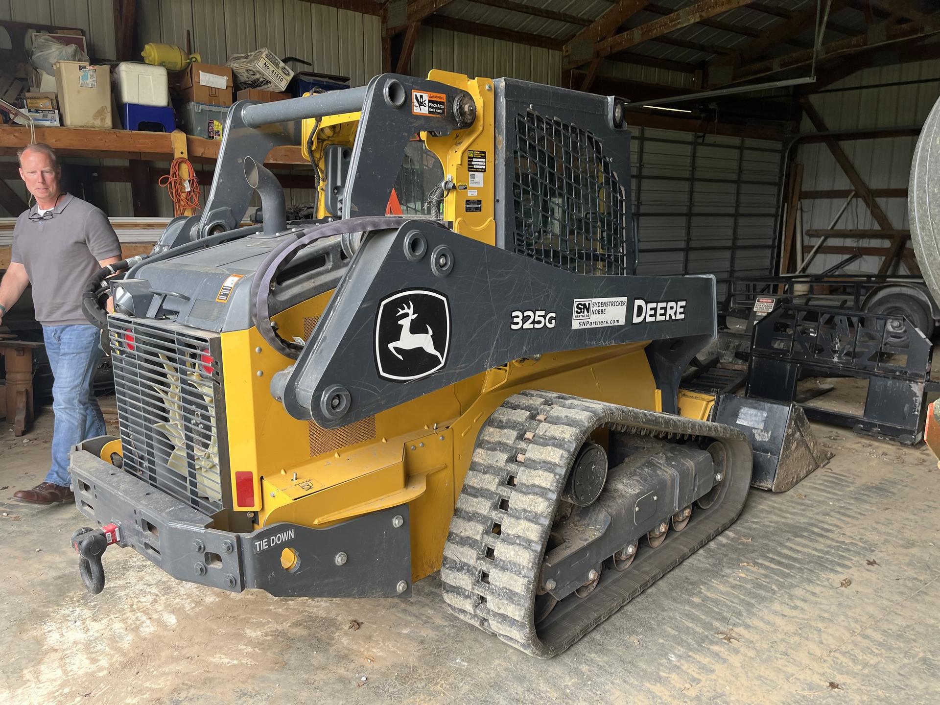 2022 John Deere 325G Image