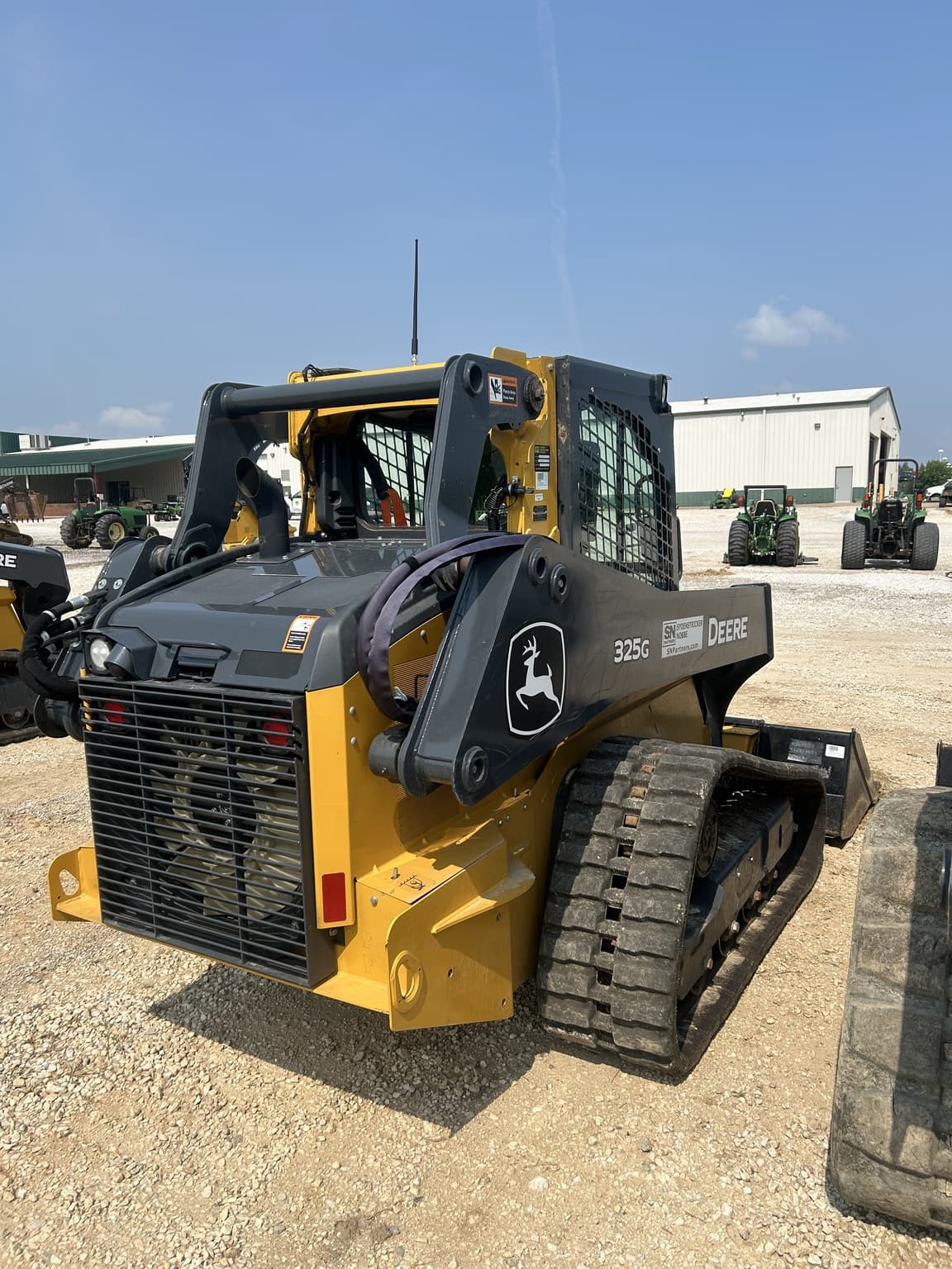 2022 John Deere 325G Image