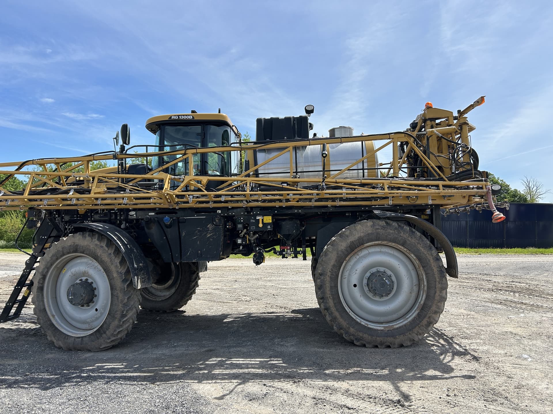 2018 RoGator RG1300B Image