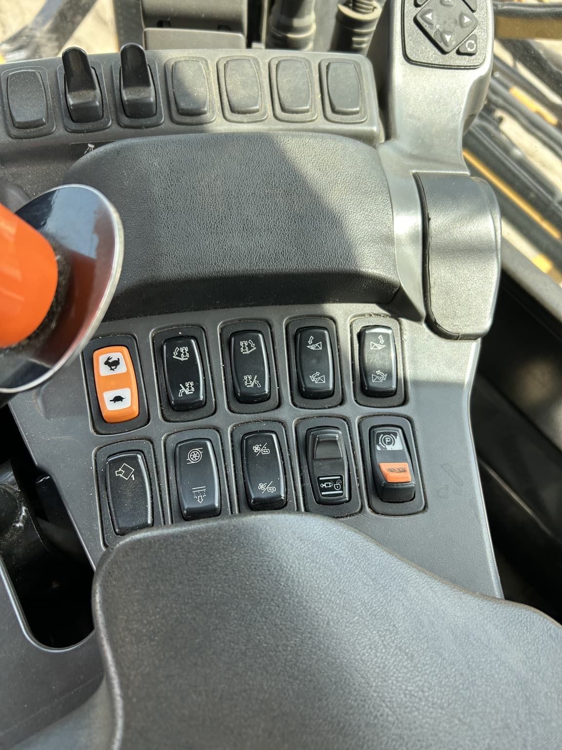 2018 RoGator RG1300B Image