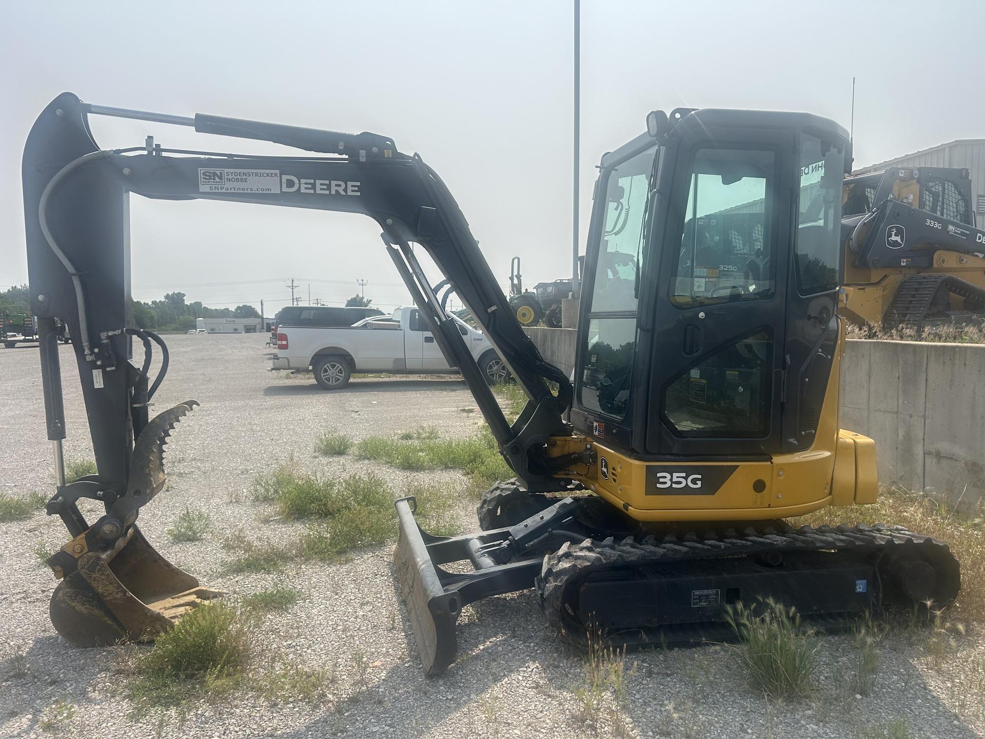 2022 John Deere 35G Image