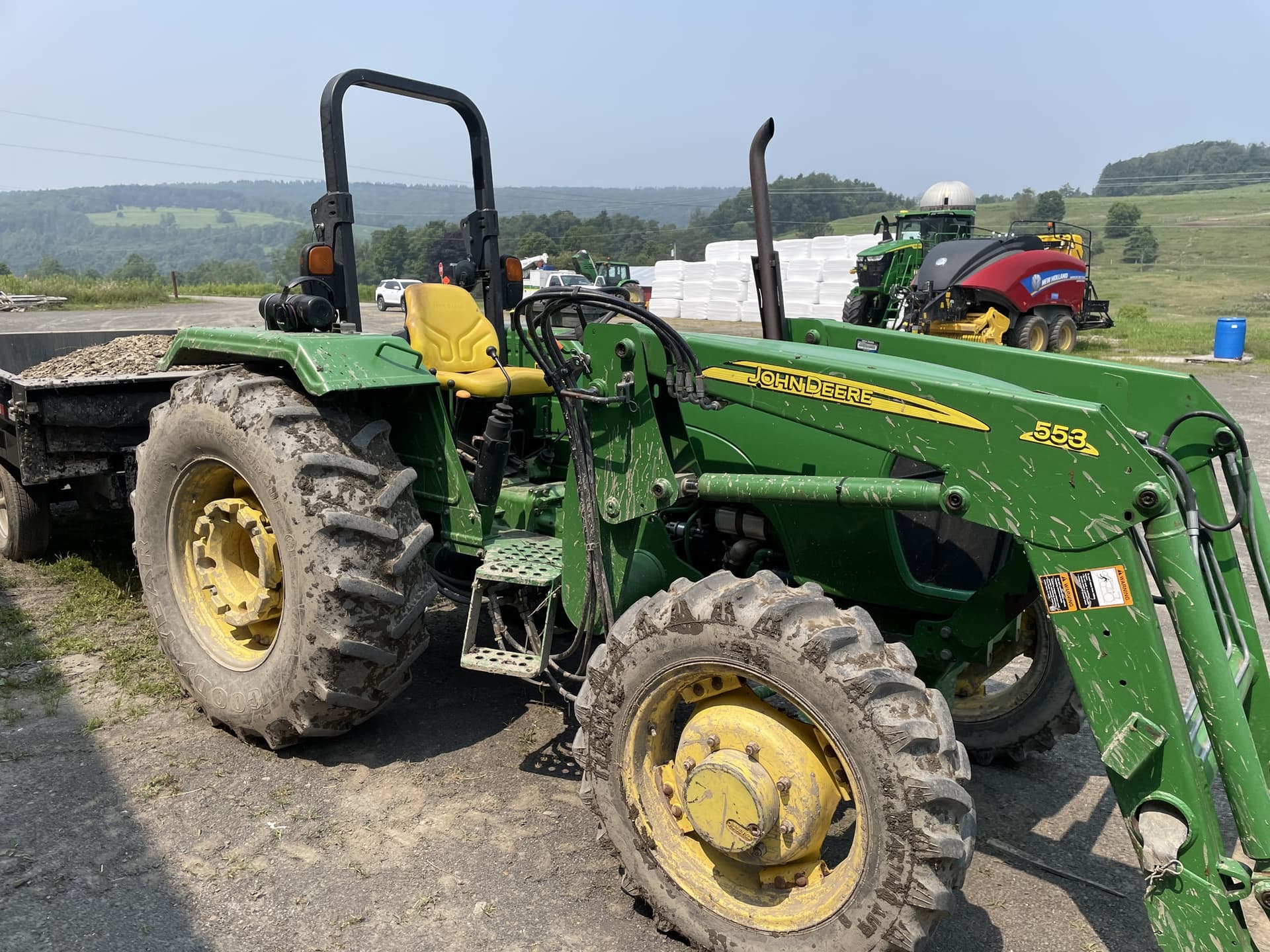 2013 John Deere 5075E Image
