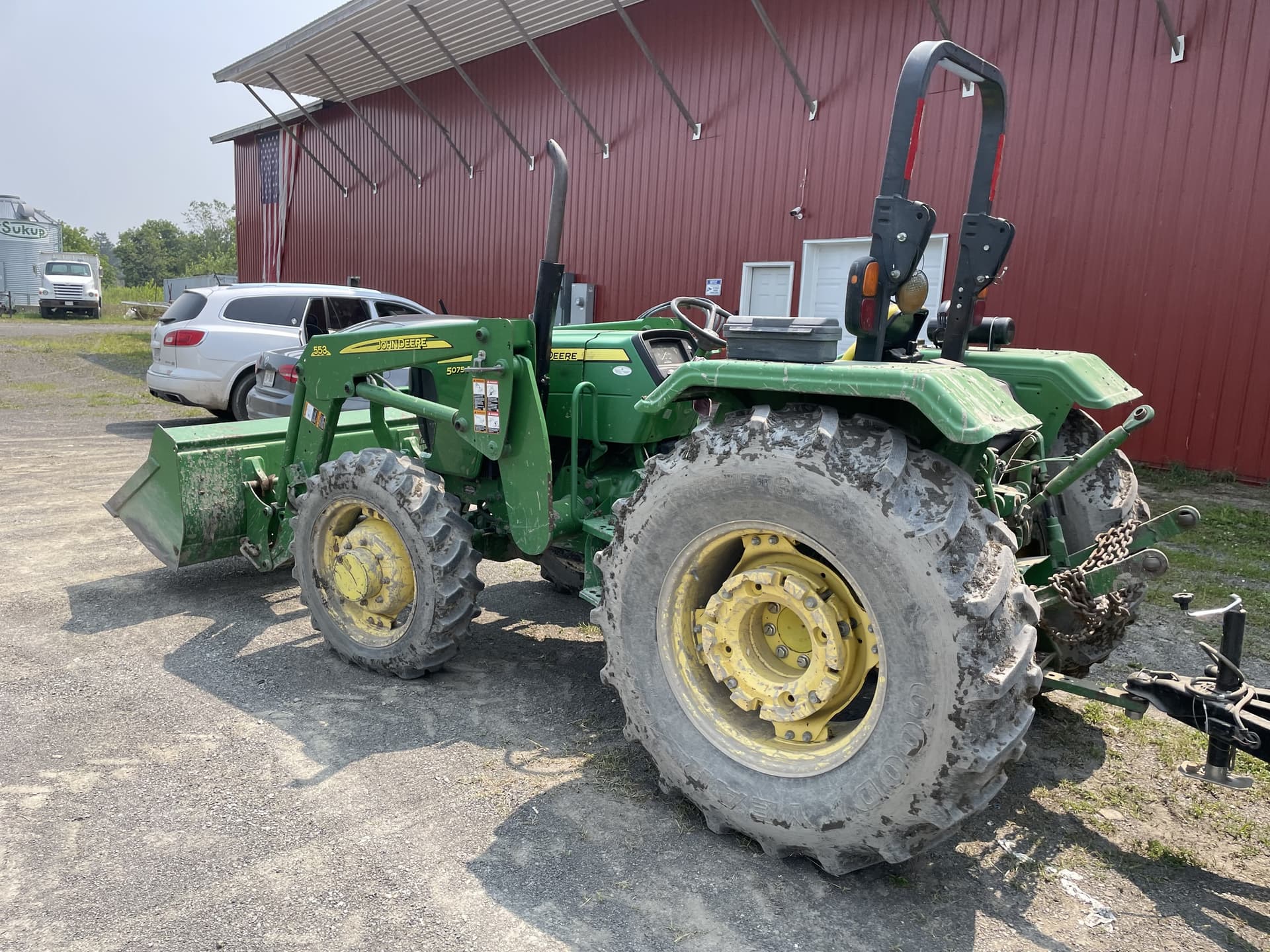 2013 John Deere 5075E Image