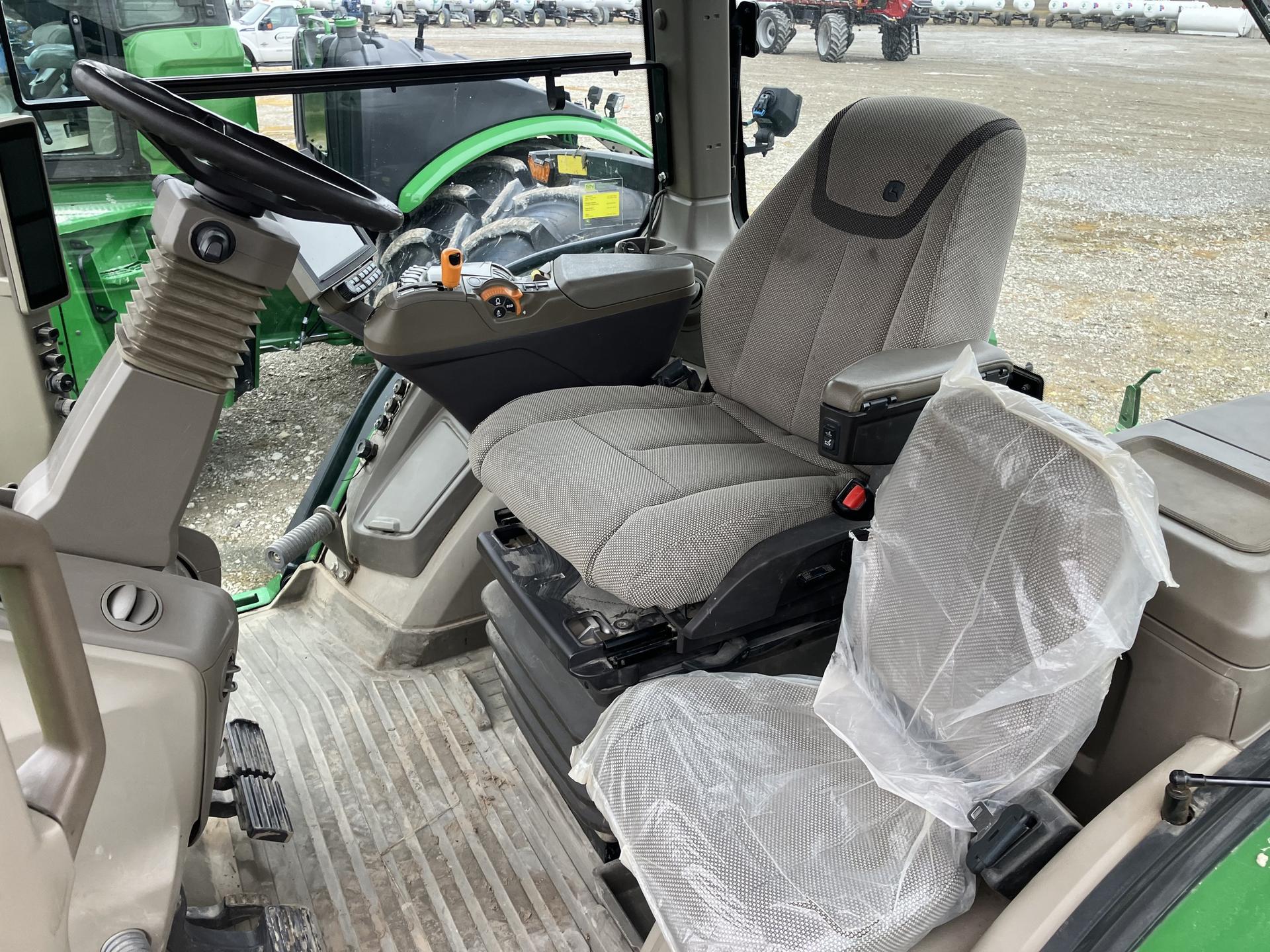 2020 John Deere 8R 370 Image
