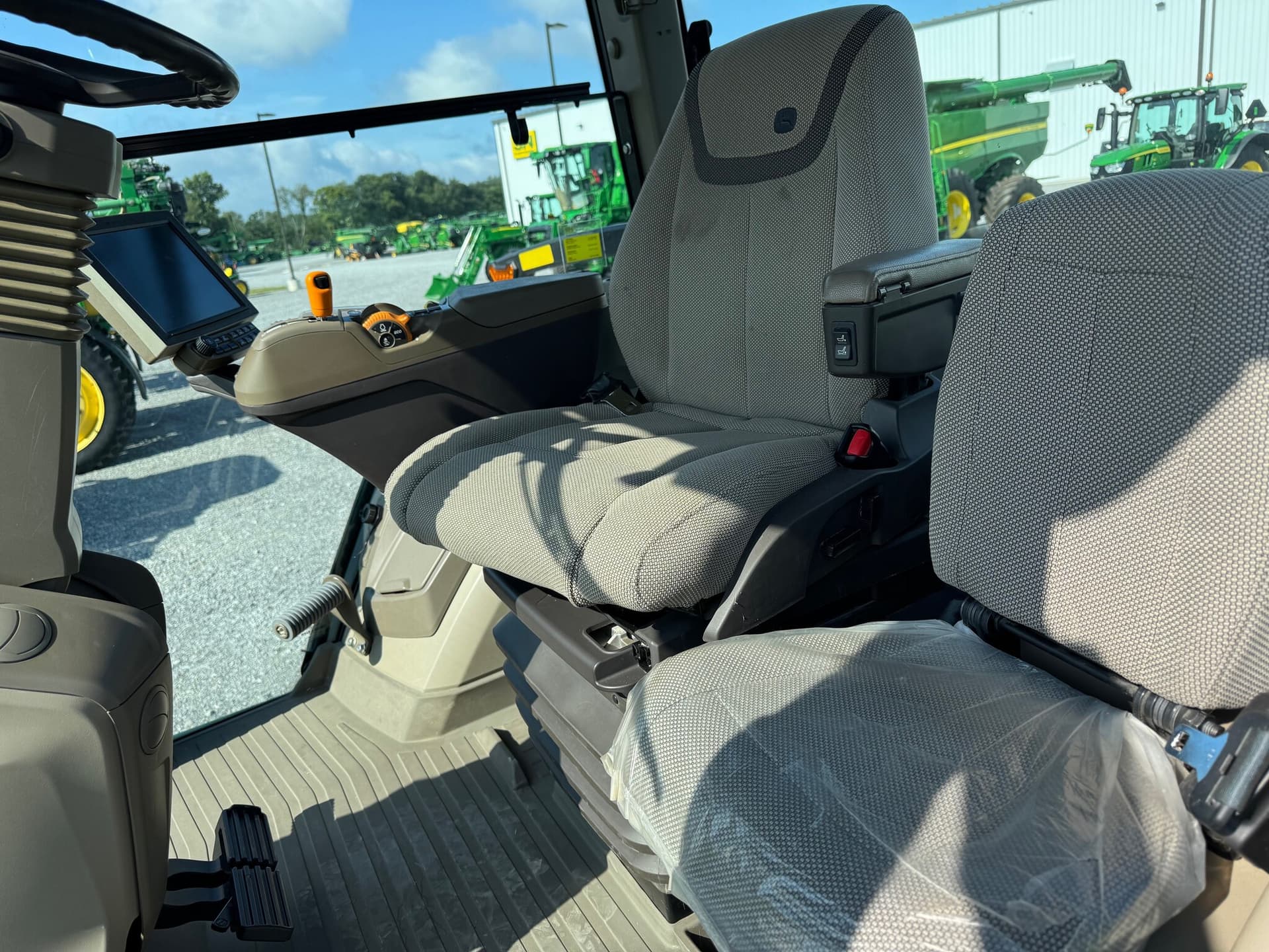 2020 John Deere 8R 370 Image