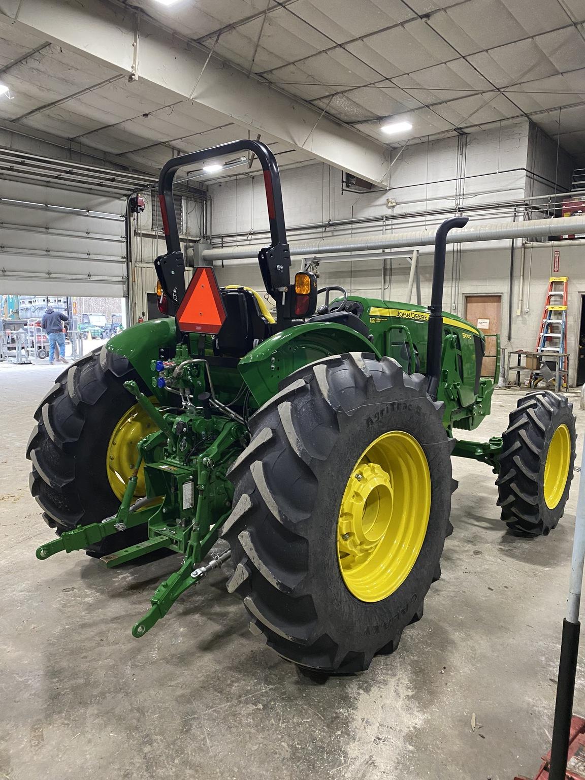 2024 John Deere 5100E Image