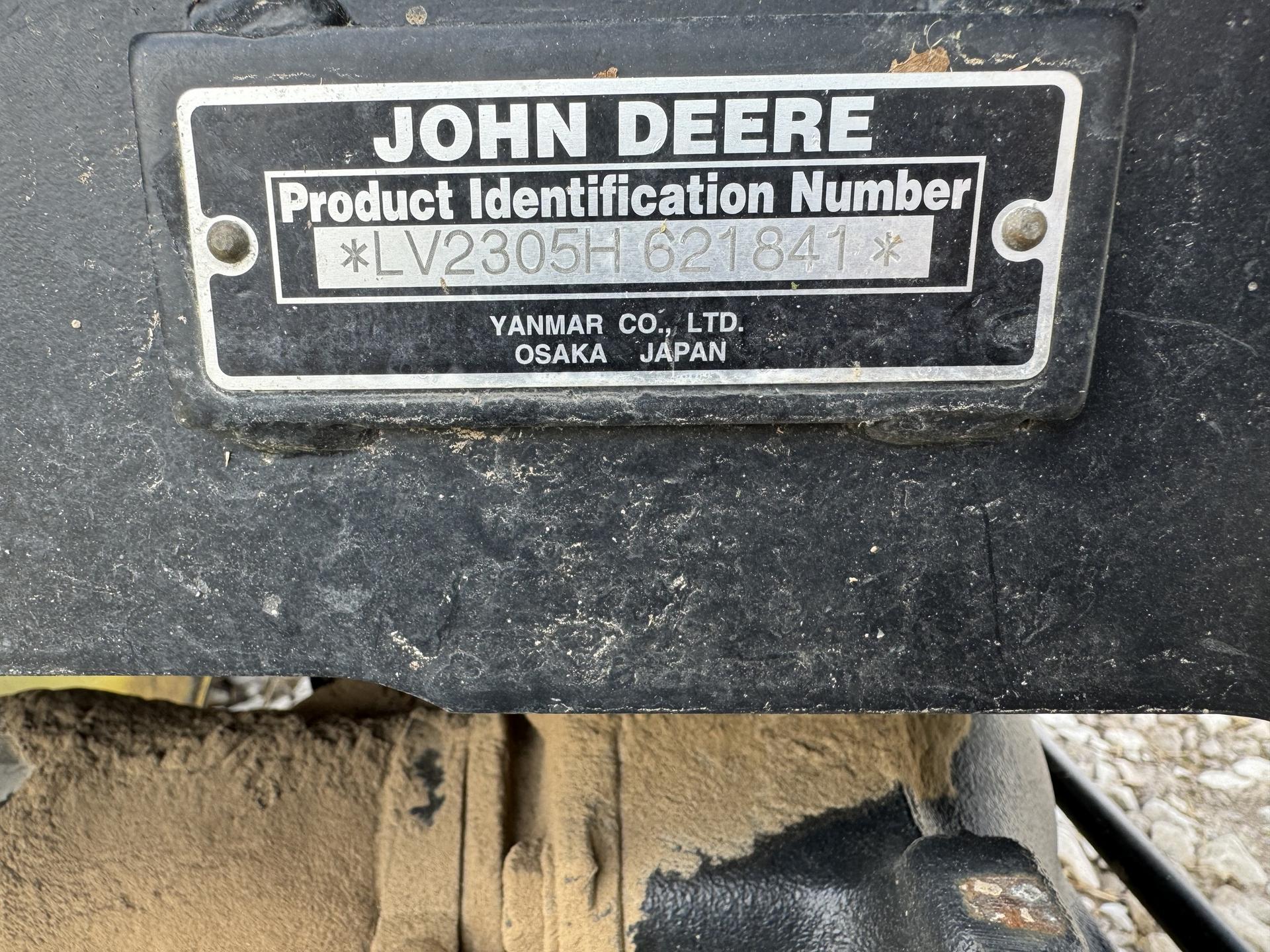 2010 John Deere 2305 Image