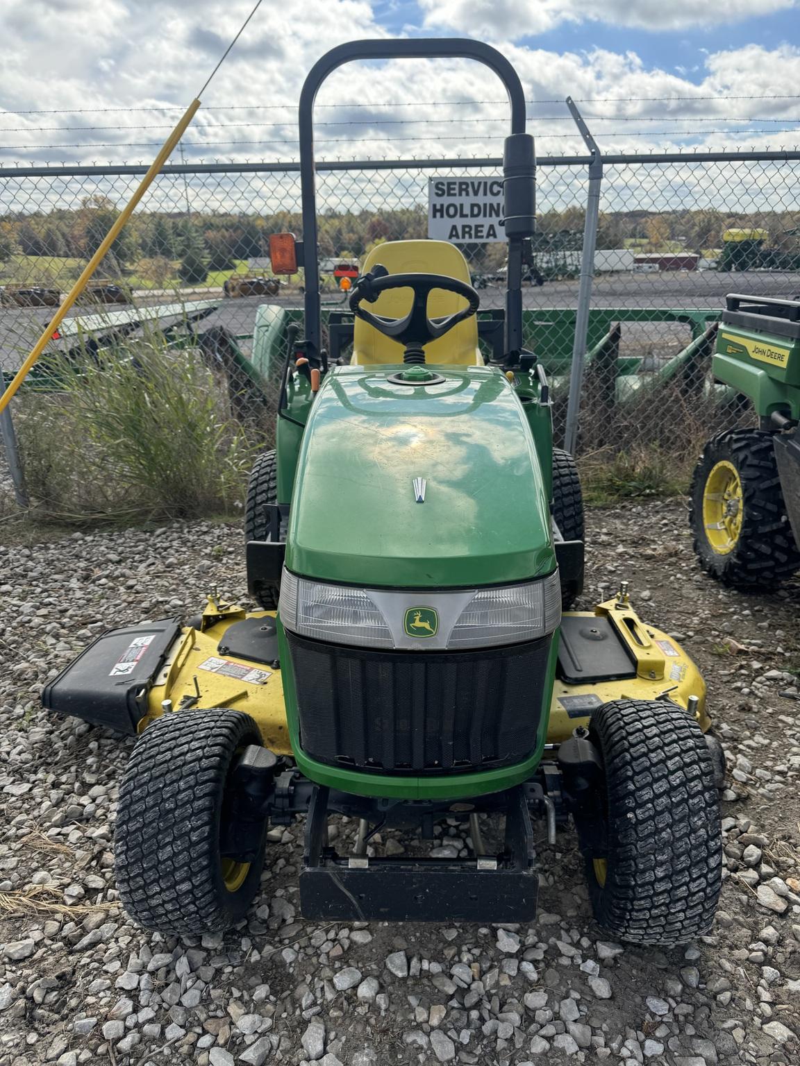2010 John Deere 2305 Image