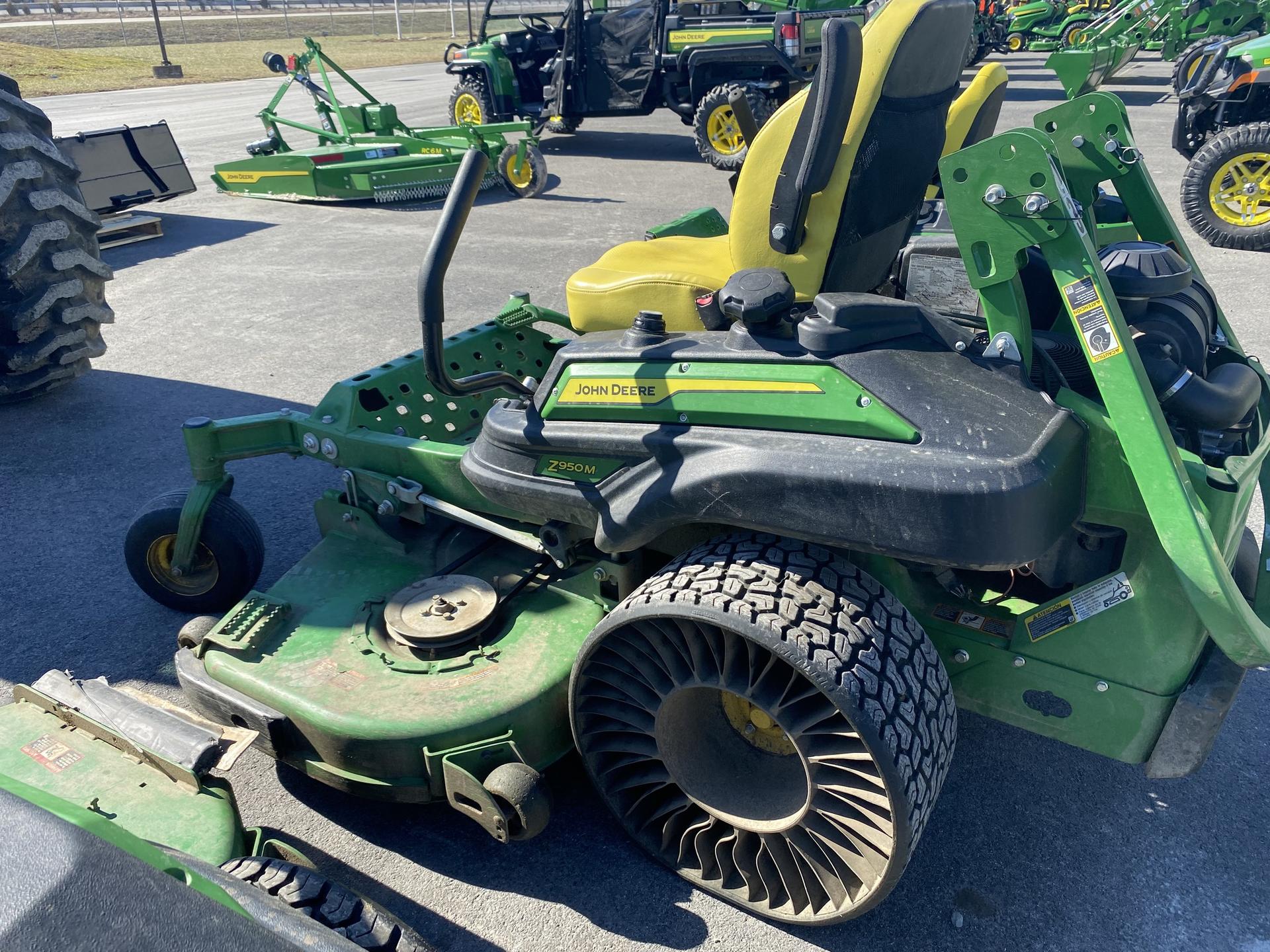 2023 John Deere Z950M Image