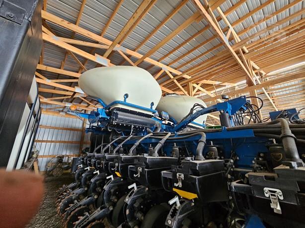 2018 Kinze 3700 Image