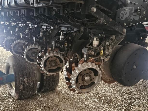 2018 Kinze 3700 Image