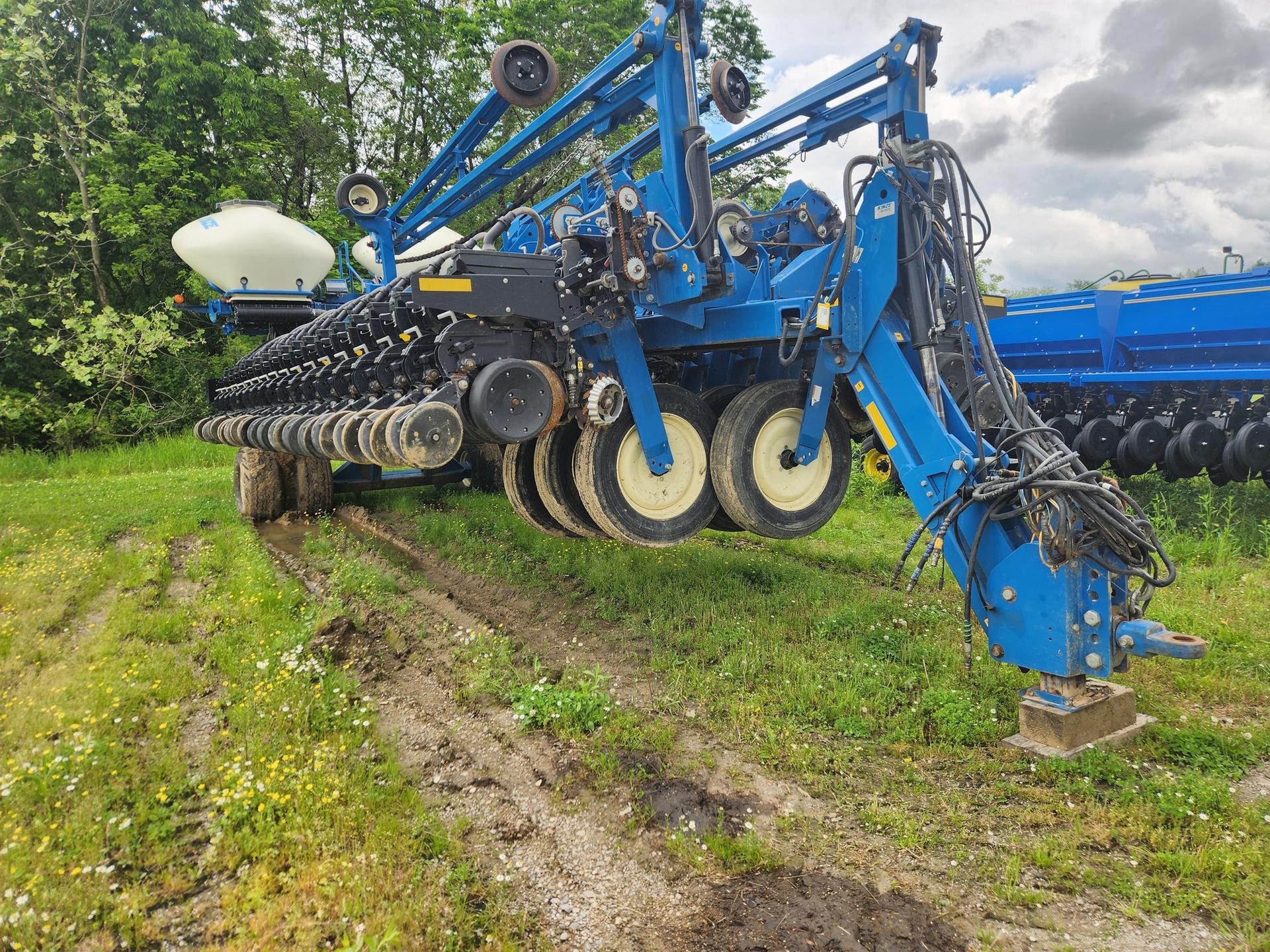 2018 Kinze 3700 Image