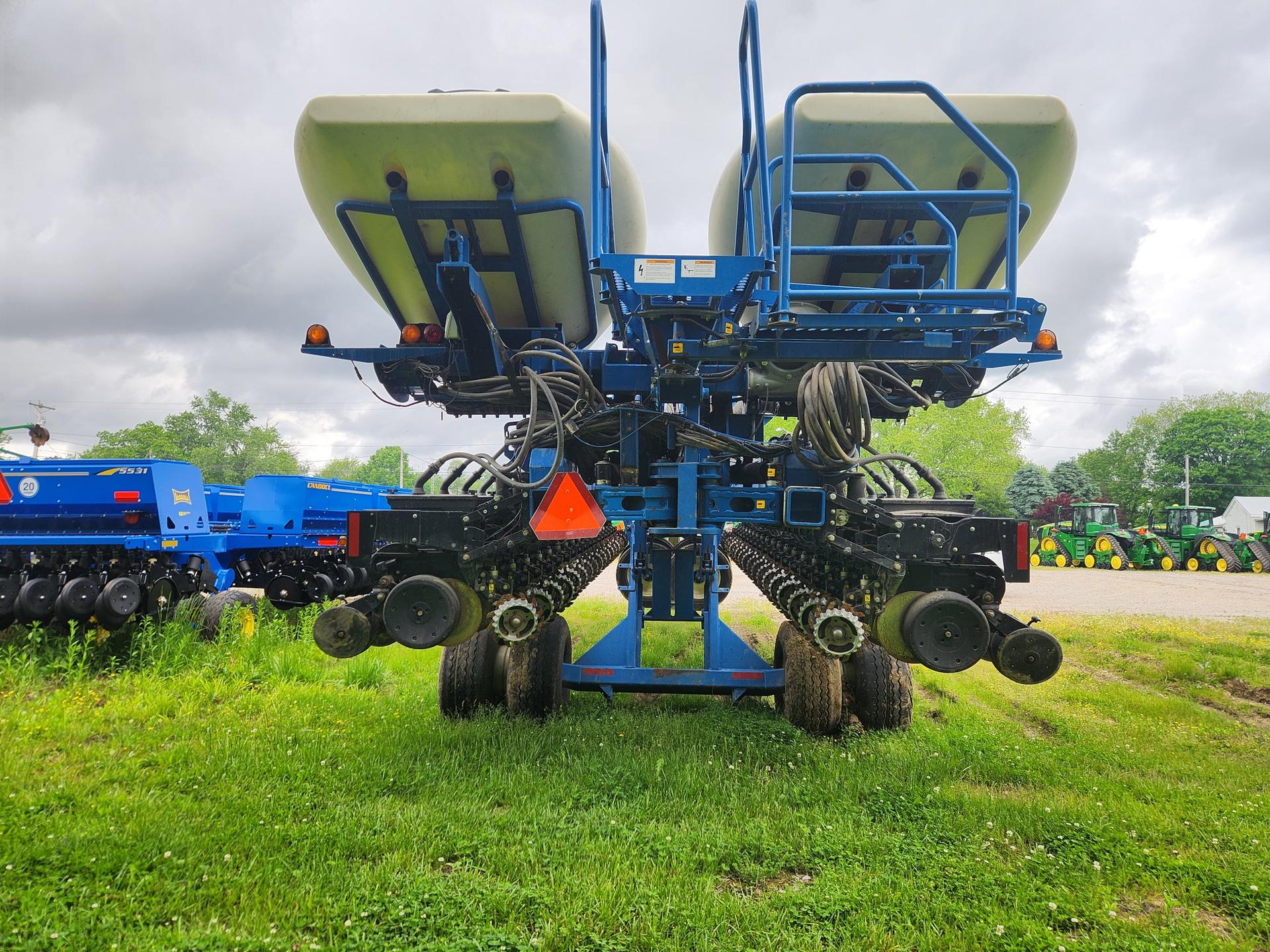 2018 Kinze 3700 Image