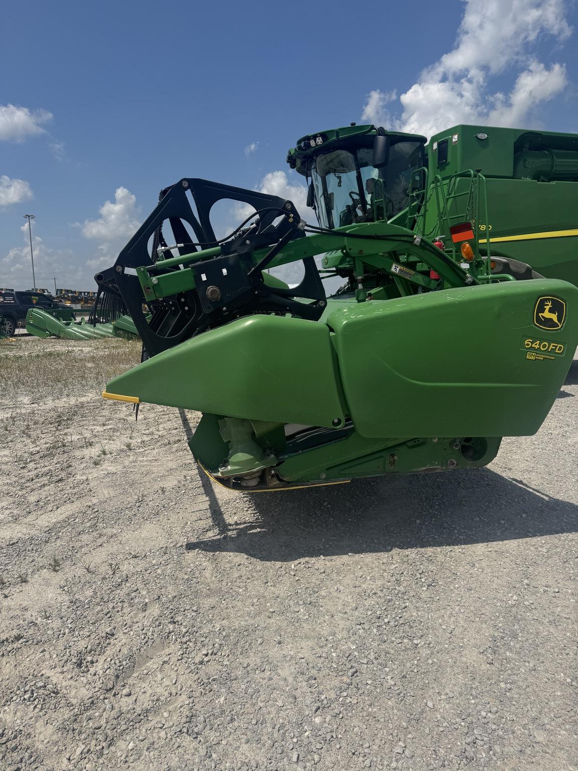 2013 John Deere 640FD Image