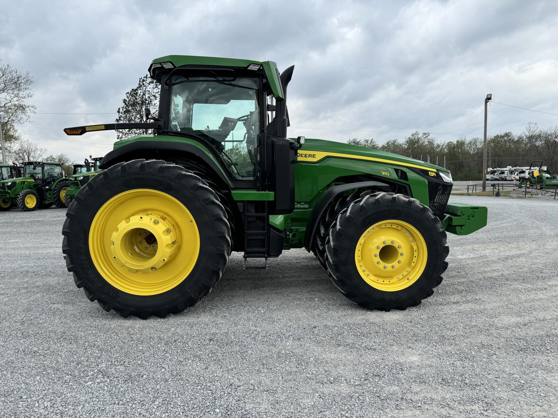 2024 John Deere 8R 310 Image
