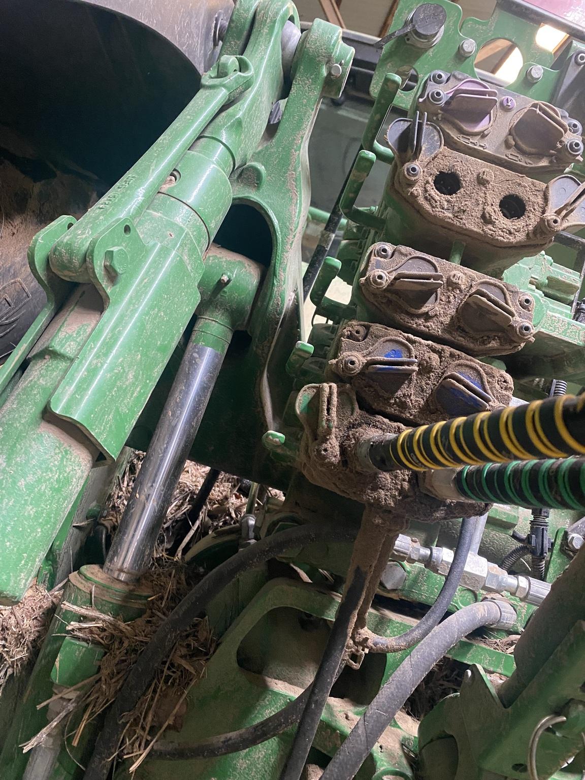 2016 John Deere 9370R Image
