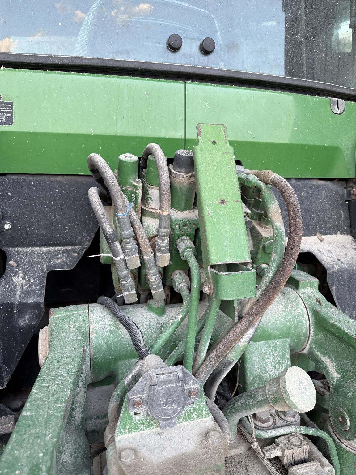 1997 John Deere 7210 Image