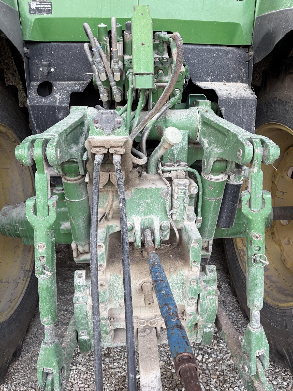 1997 John Deere 7210 Image
