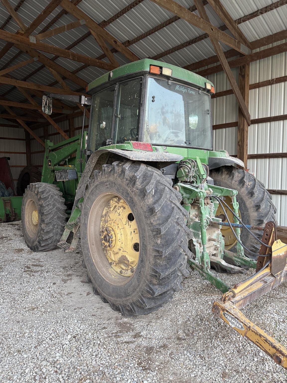 1997 John Deere 7210 Image