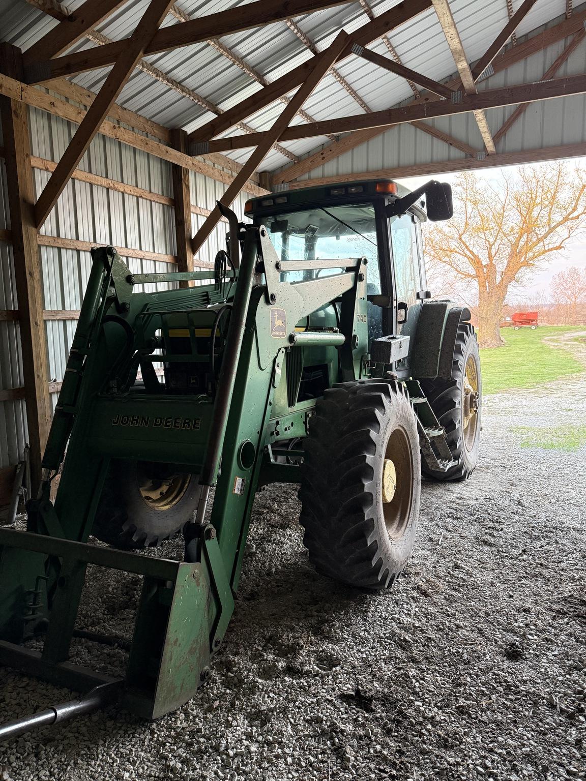 1997 John Deere 7210 Image