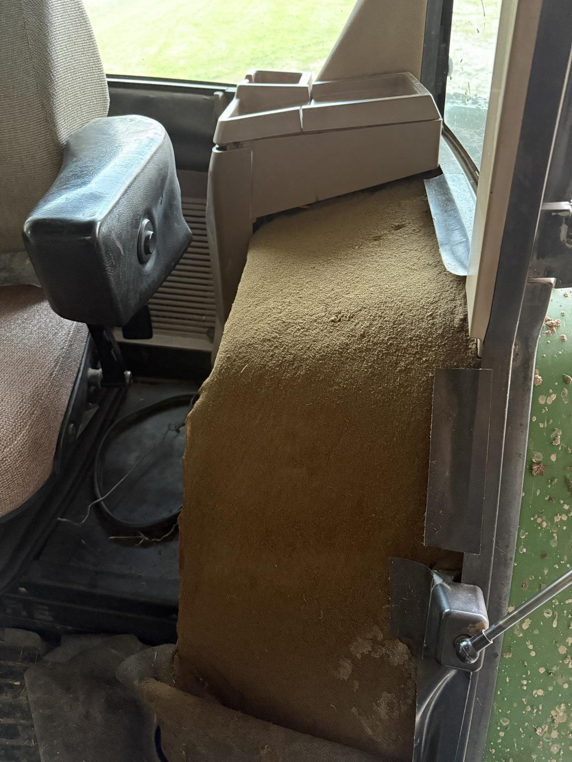 1997 John Deere 7210 Image