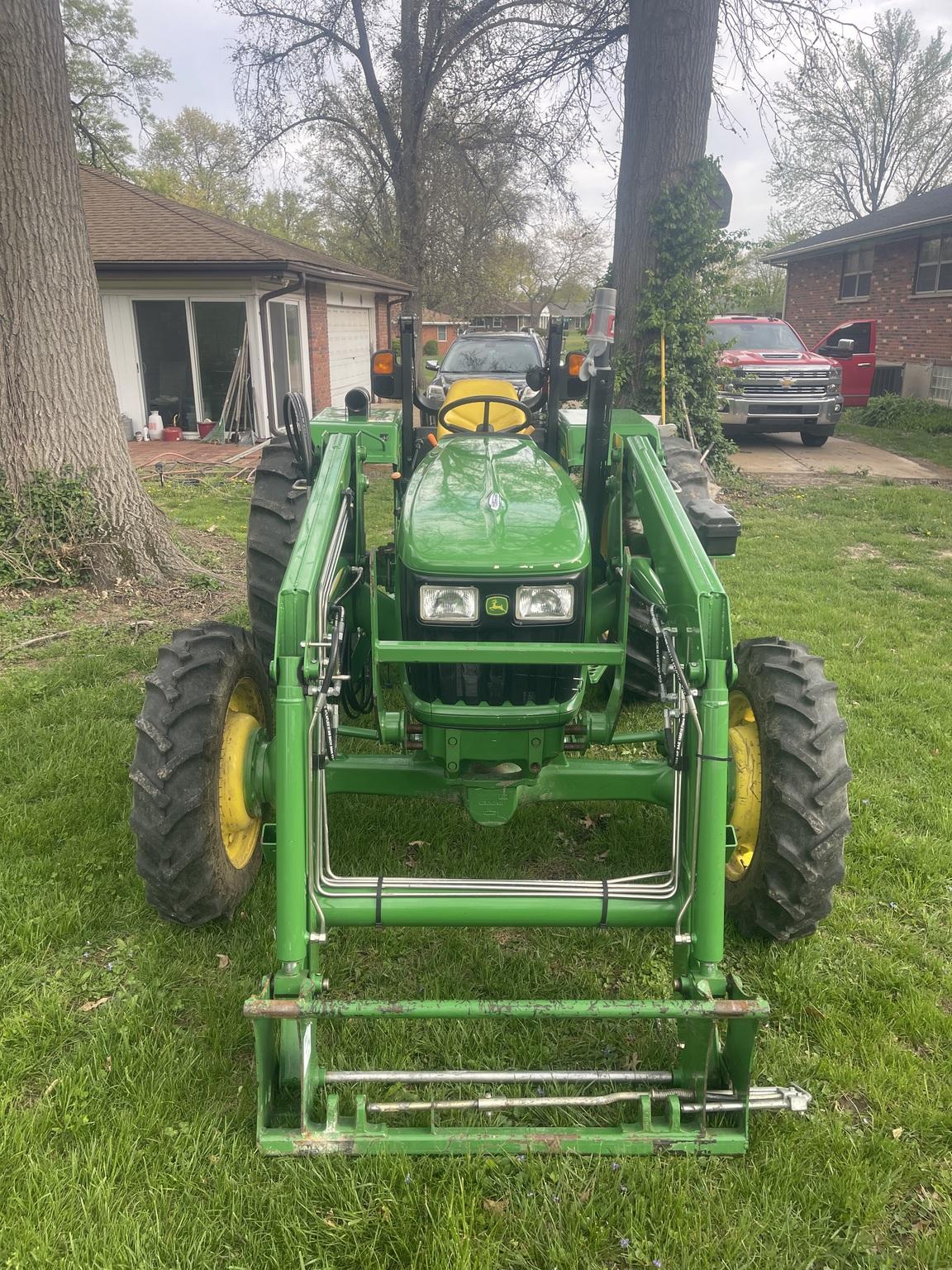2013 John Deere 5065E Image