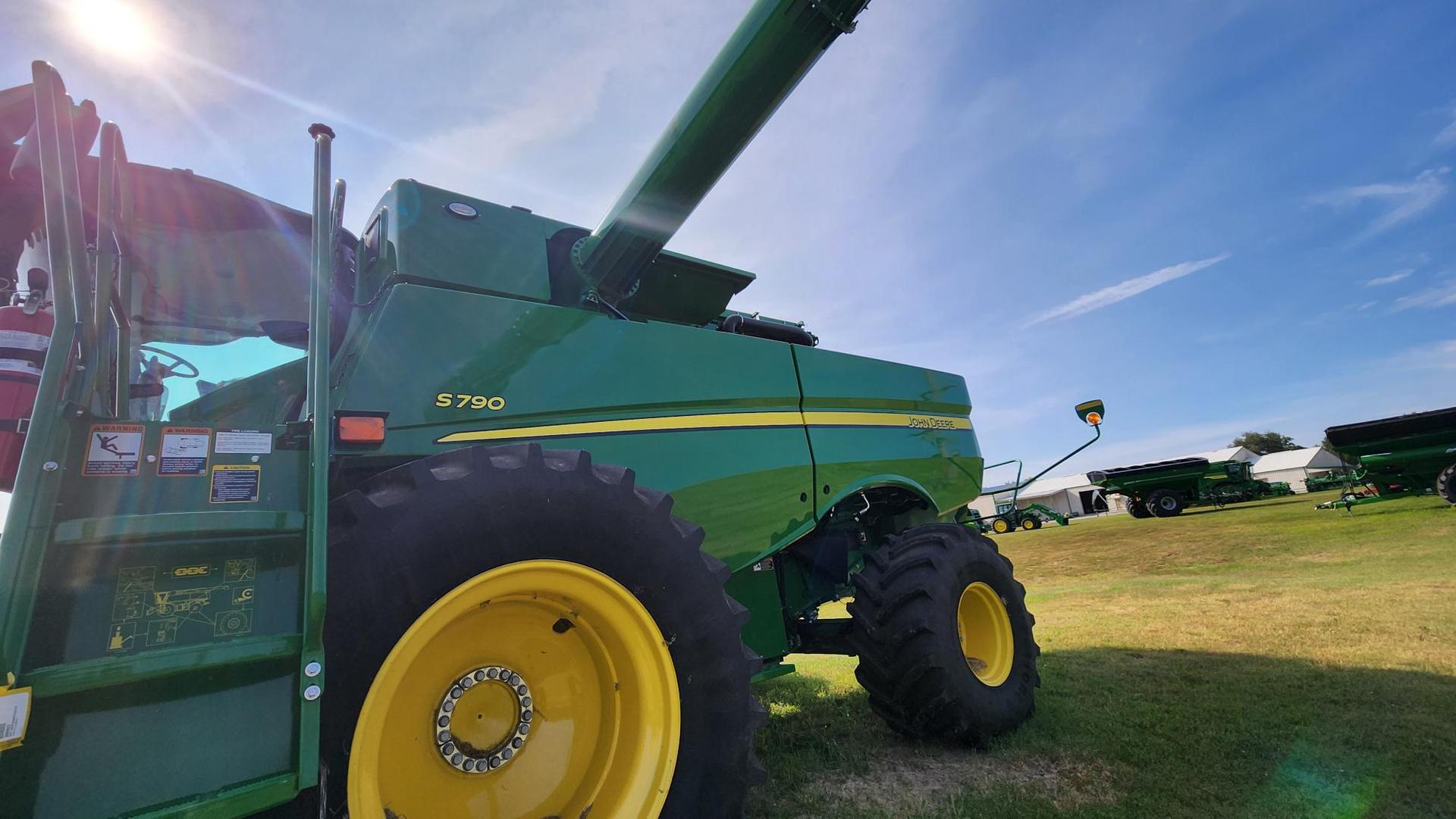 2023 John Deere S790 Image