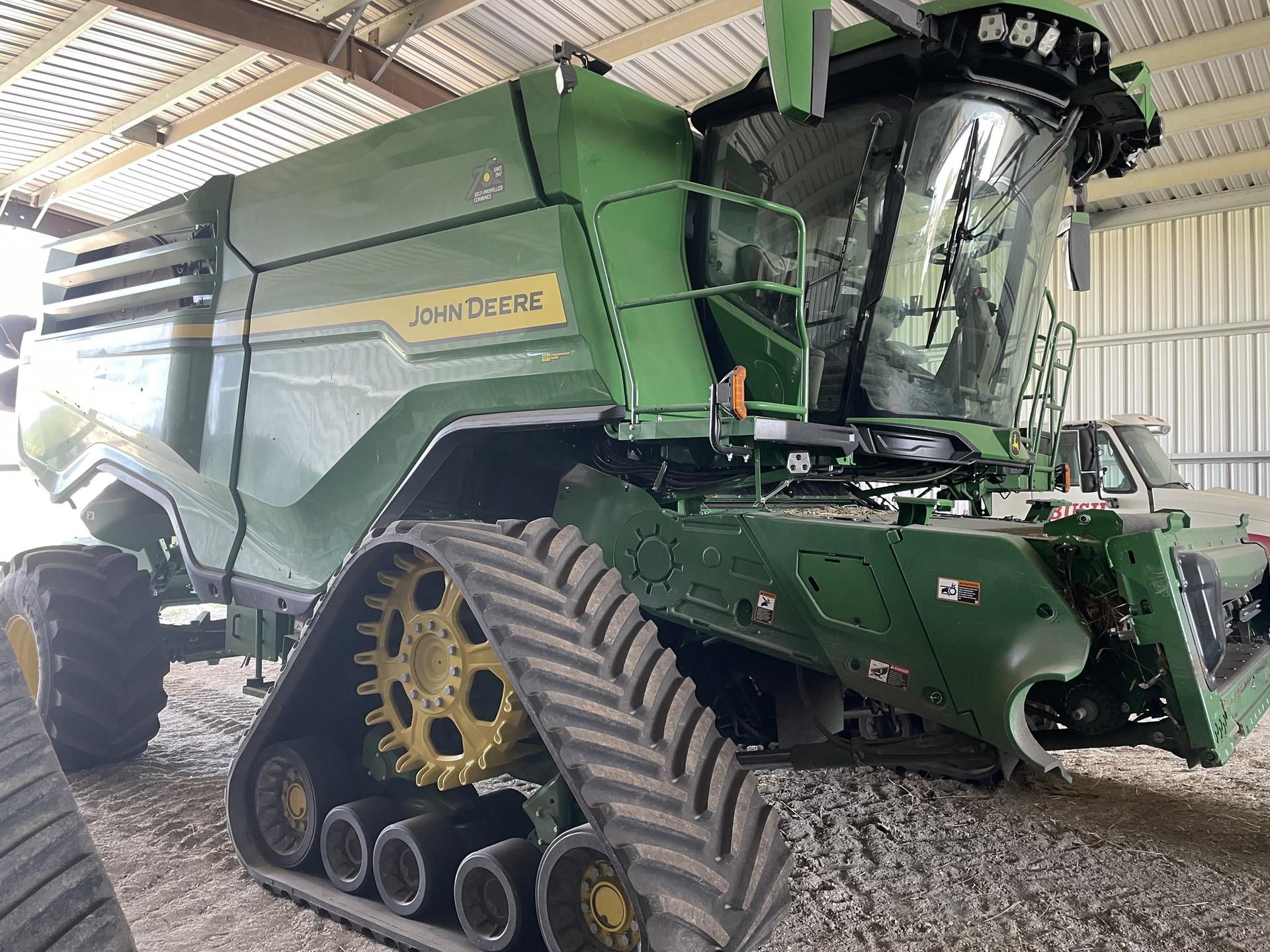 2022 John Deere X9 1000 Image