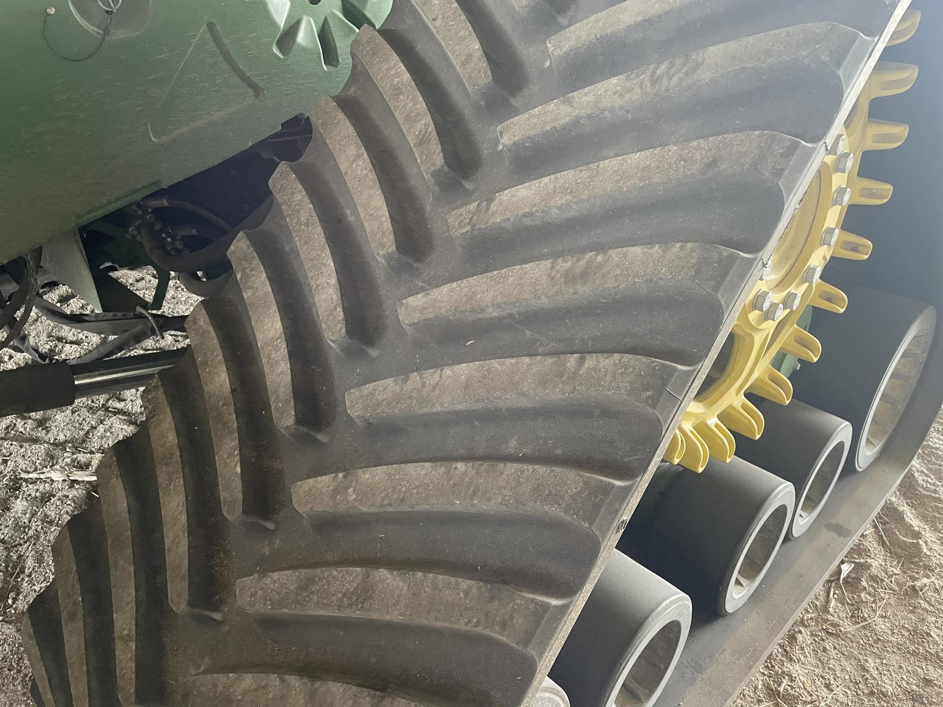 2022 John Deere X9 1000 Image