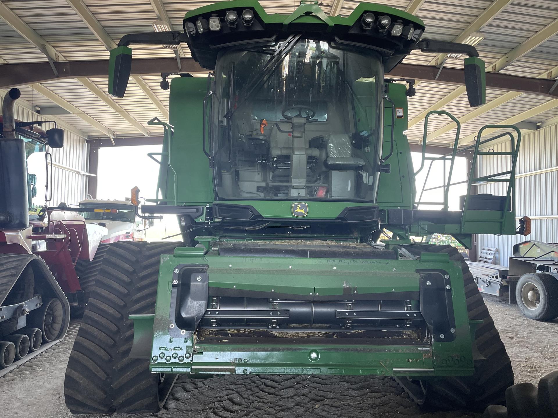 2022 John Deere X9 1000 Image